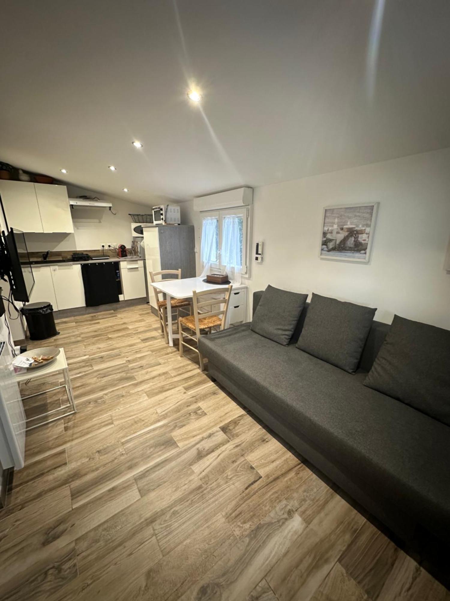 La Maisonnette De Chantecoucou Le Cannet-des-Maures Exterior foto